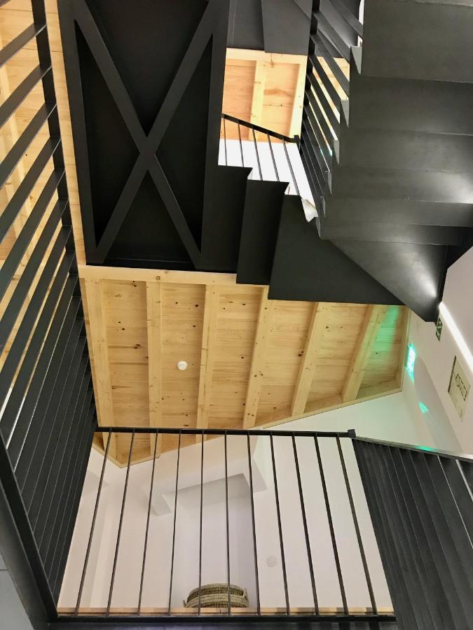 Change The World Hostels - Coimbra - Almedina Экстерьер фото
