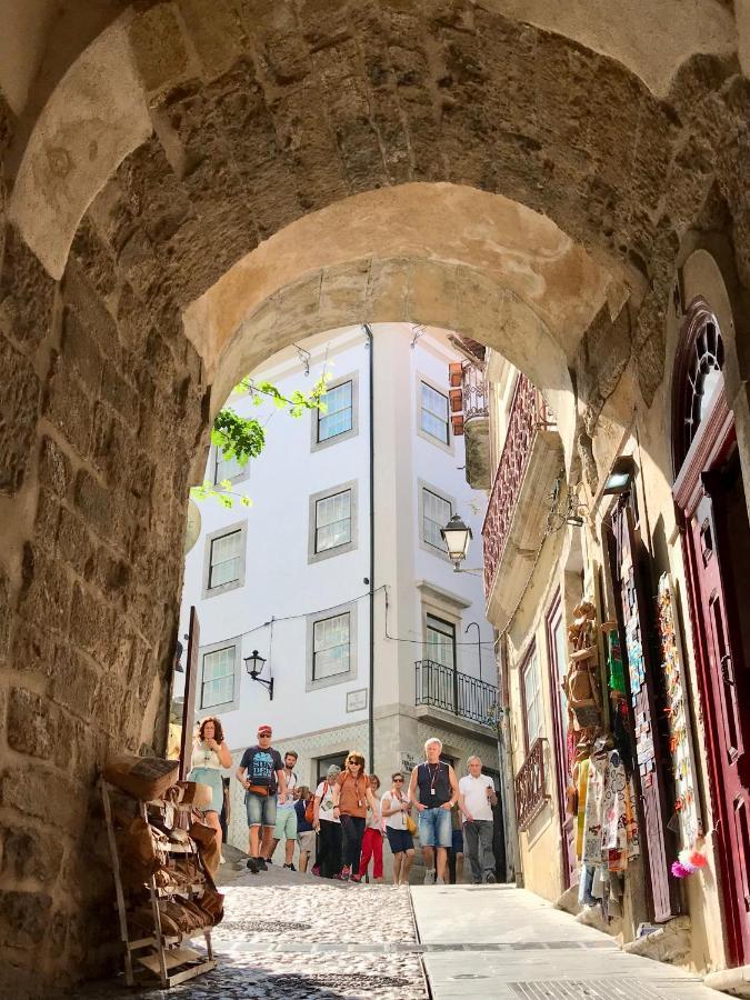 Change The World Hostels - Coimbra - Almedina Экстерьер фото