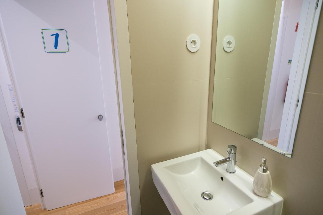 Change The World Hostels - Coimbra - Almedina Экстерьер фото