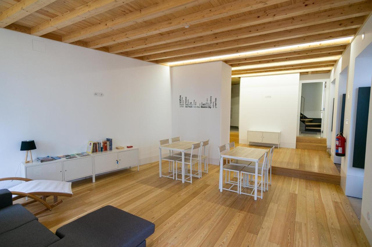 Change The World Hostels - Coimbra - Almedina Экстерьер фото