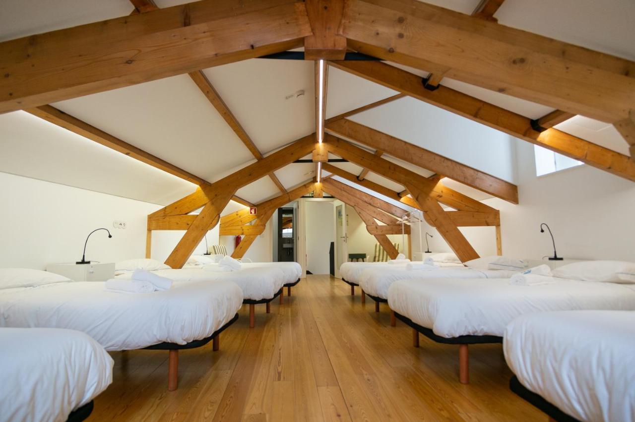 Change The World Hostels - Coimbra - Almedina Экстерьер фото